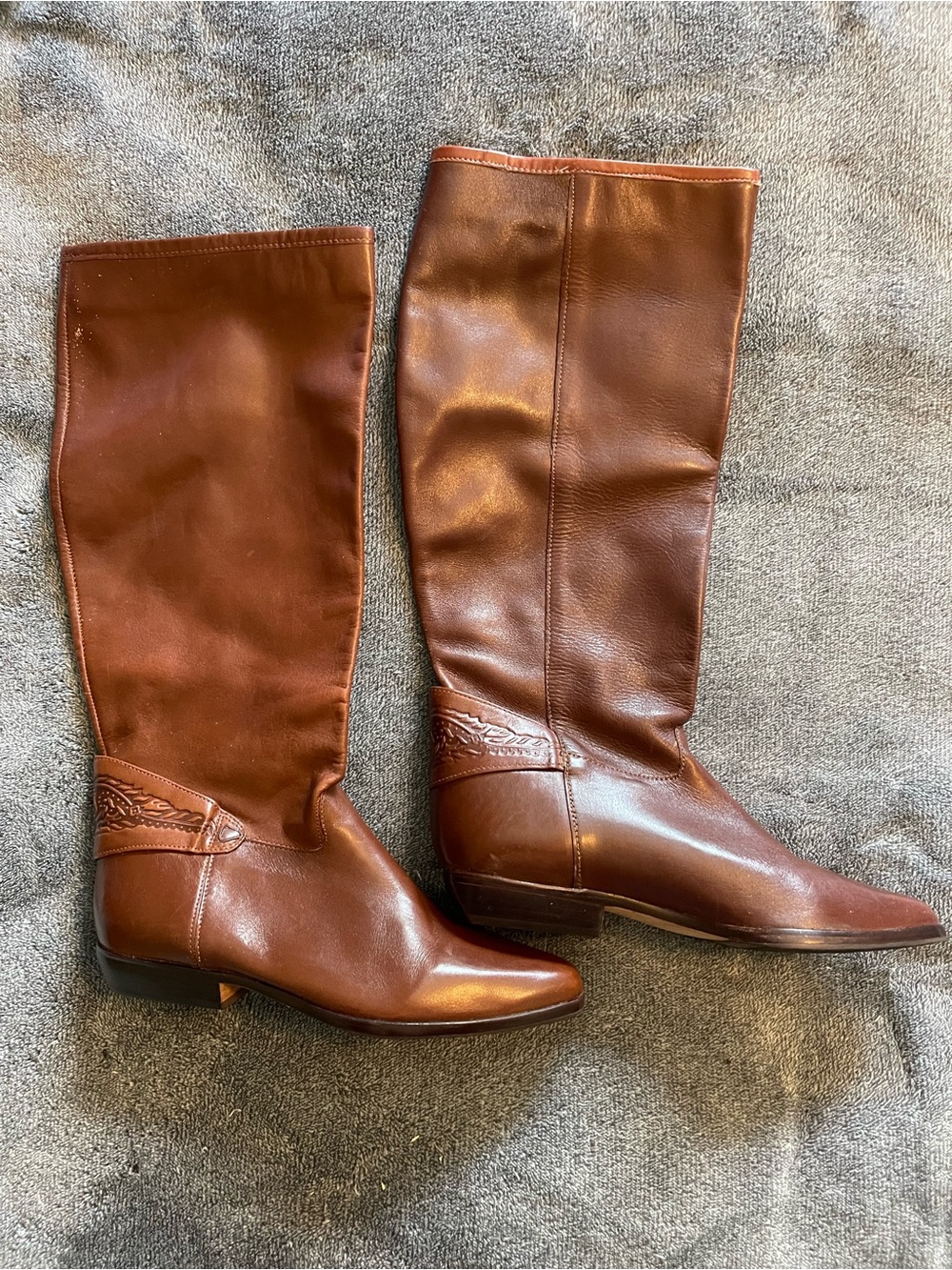 Classic Brown Leather Knee-High Riding Boots - Women